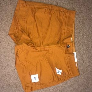Old navy everyday 3.5” short- mustard